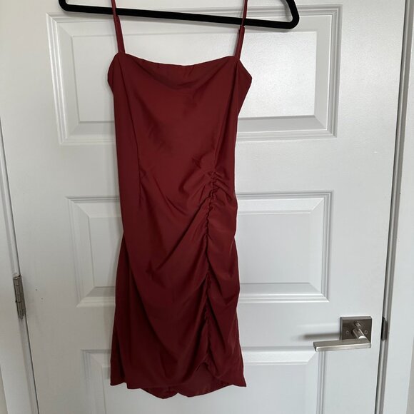 NWT Tiger Mist Open Back Strappy Mini Dress in Burgundy - Picture 3 of 3